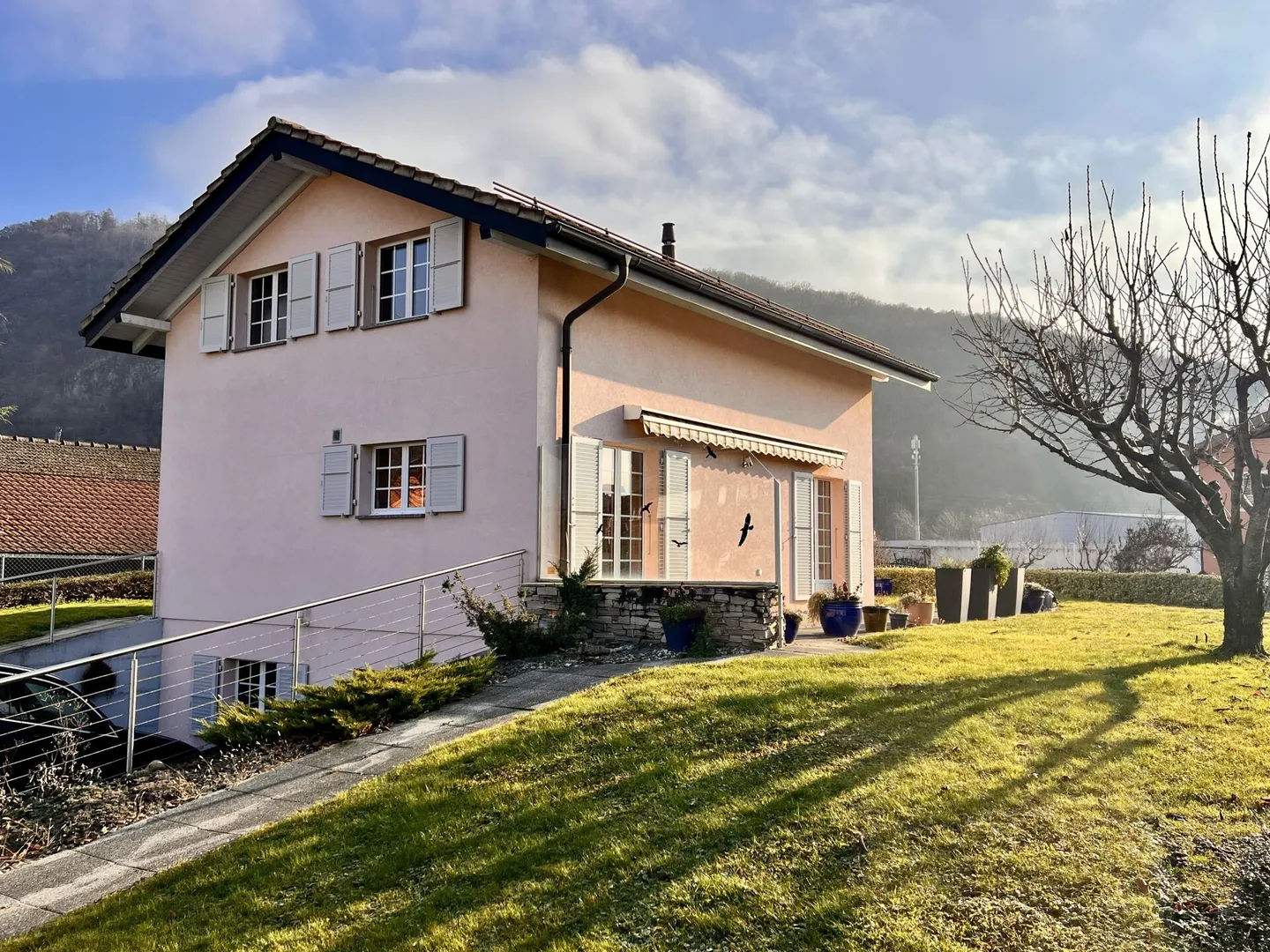 Charming Single-Family Home, Ideal for Family - Photo 2 of 10