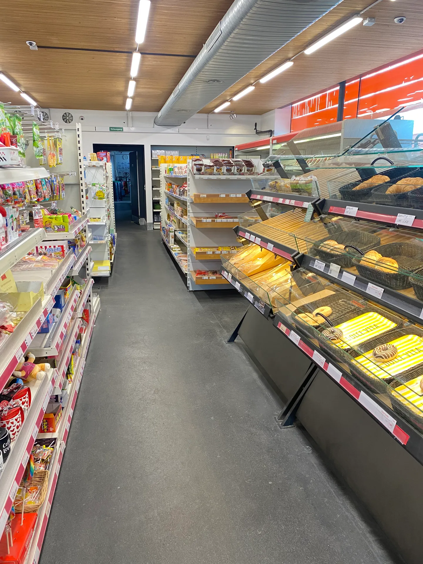 Property for sale - Photo 10 of 15