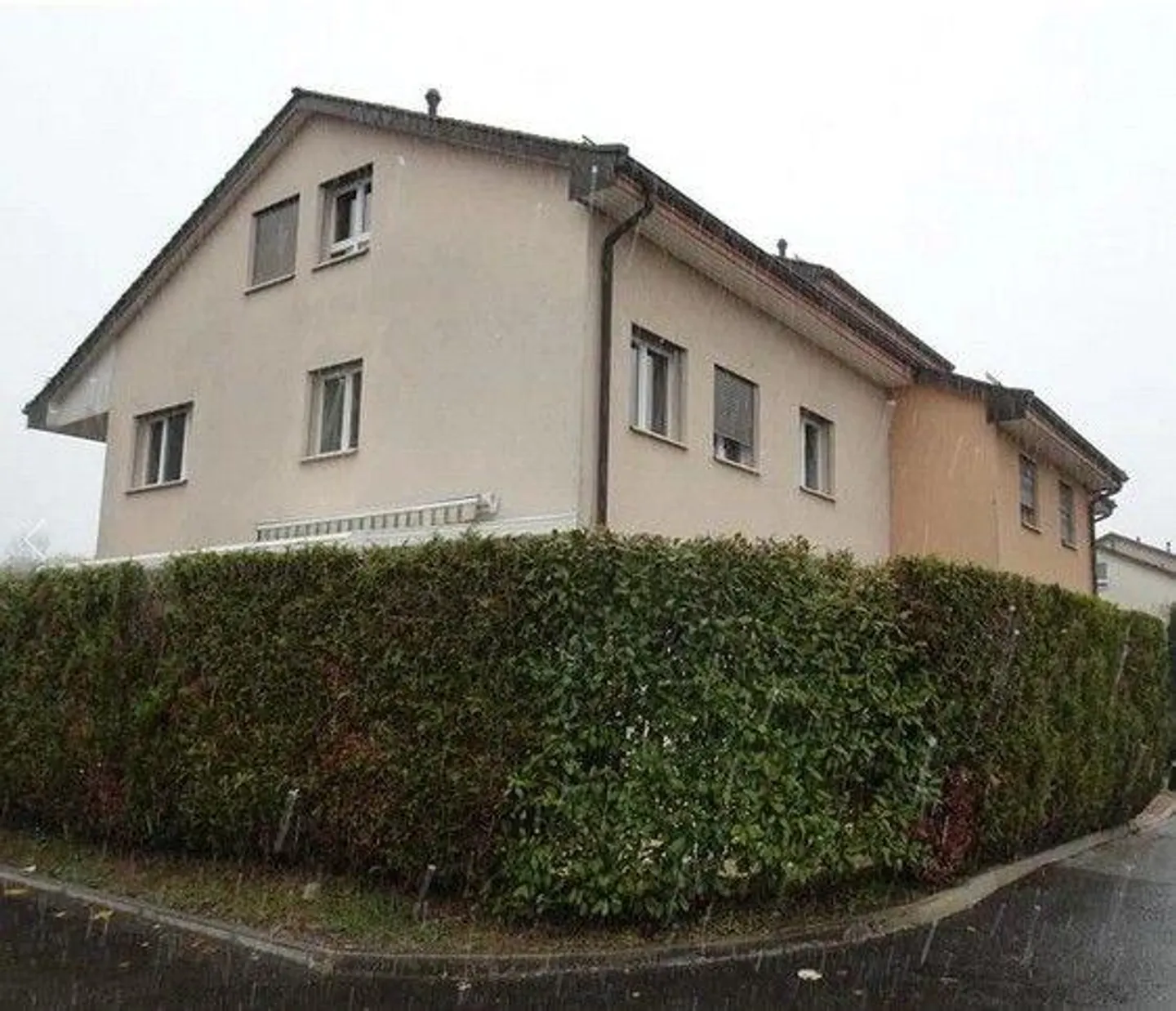 Adjacent Villa - Photo 2 of 13