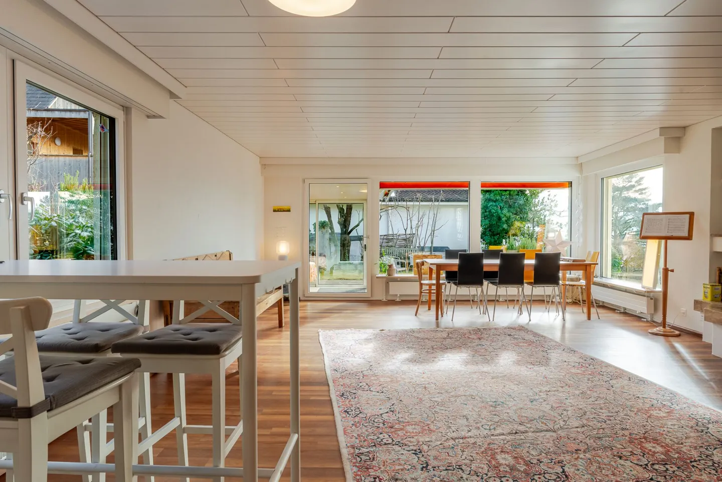 Freistehendes 6.5 Z' Einfamilienhaus mit Doppelgarage an Toplage - Foto 2 di 12