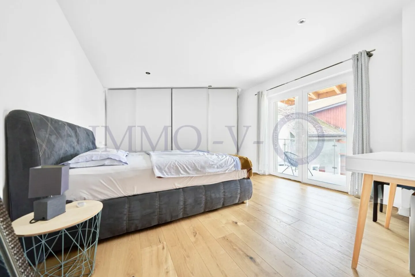 SPACIOUS HIGH-QUALITY PROPERTY IDEAL FOR FAMILIES - Photo 5 of 12