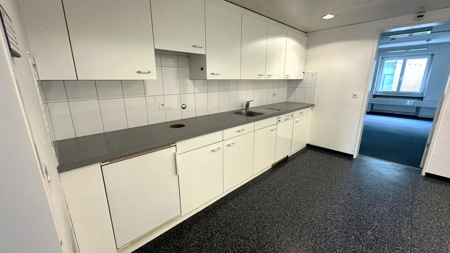 Grosszügige Bürofläche bei der Messe Basel zu vermieten - Foto 7 von 9