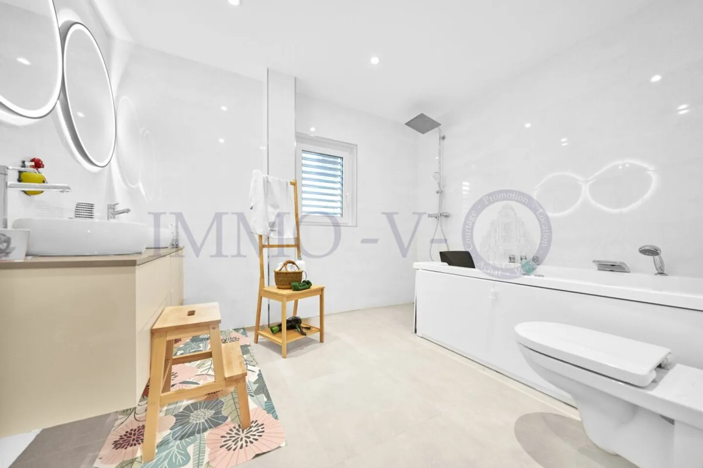 SPACIOUS HIGH-QUALITY PROPERTY IDEAL FOR FAMILIES - Photo 10 of 12