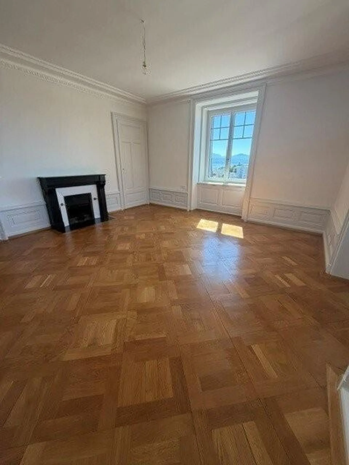 Appartement 5 pièces charmant - Photo 2 sur 12