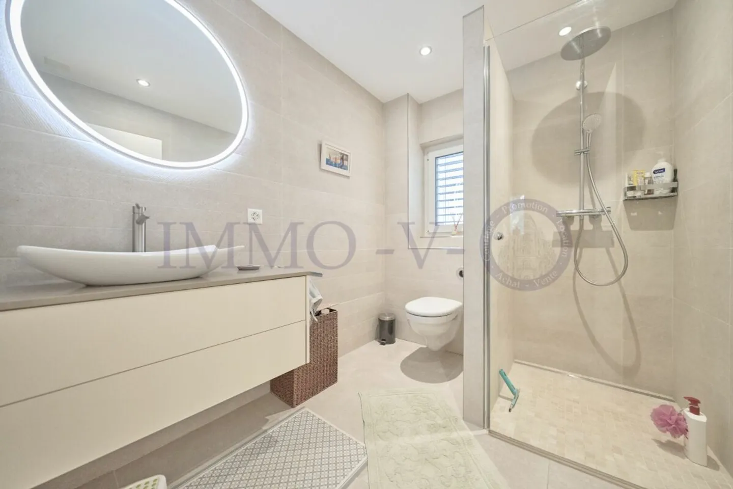 SPACIOUS HIGH-QUALITY PROPERTY IDEAL FOR FAMILIES - Photo 11 of 12