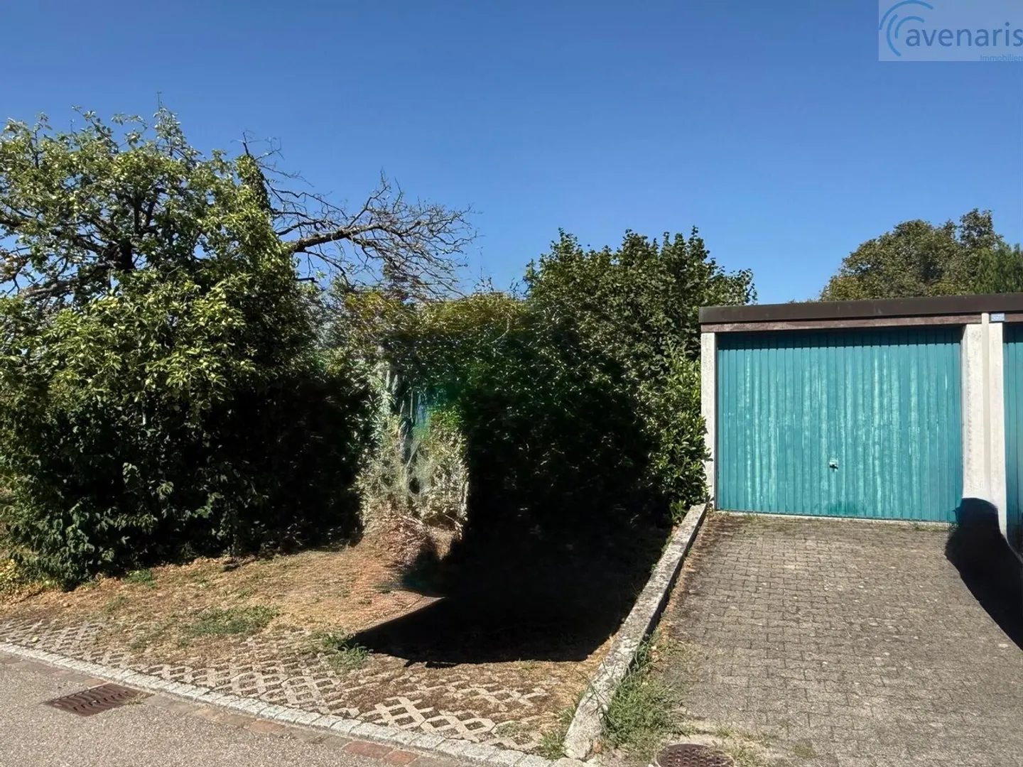 Einzelgarage mit Parkplätzen - Foto 1 von 5