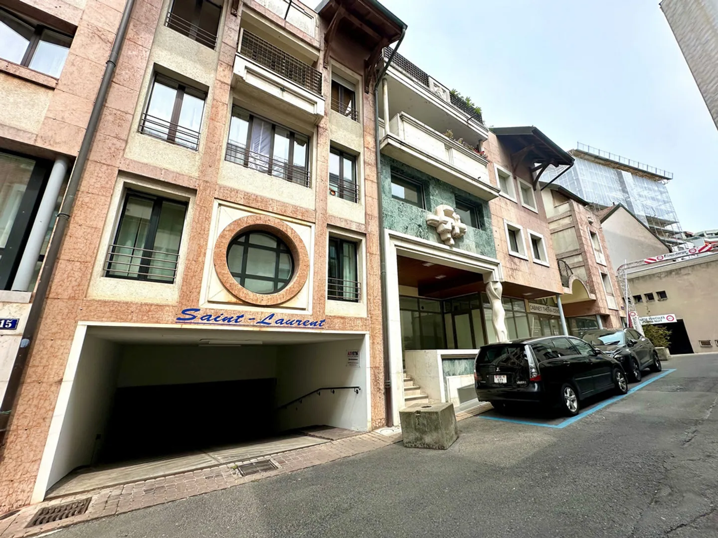 Covered Parking in Eaux-Vives - Photo 1 of 1