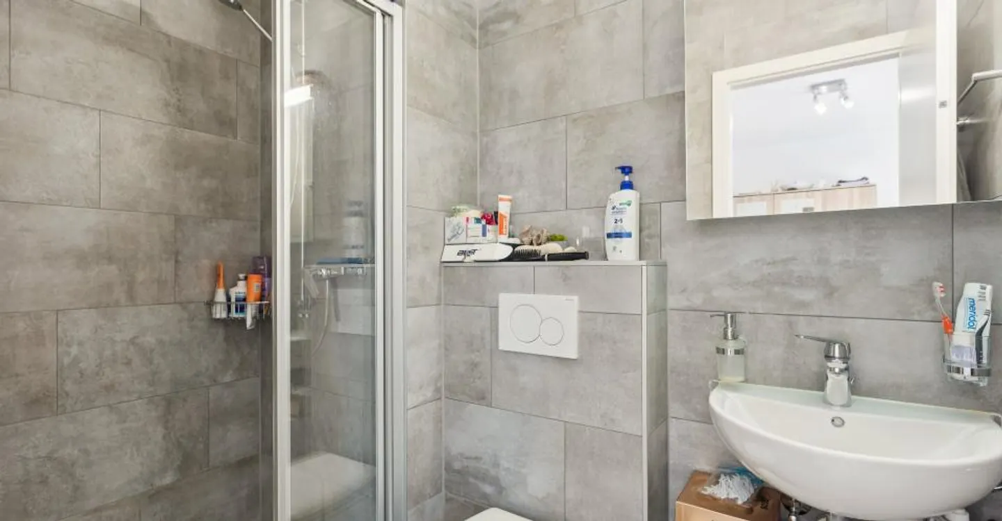 Un appartement rénové de 5.5 pièces au cœur de Villars-sur-Glâne - Photo 4 of 9