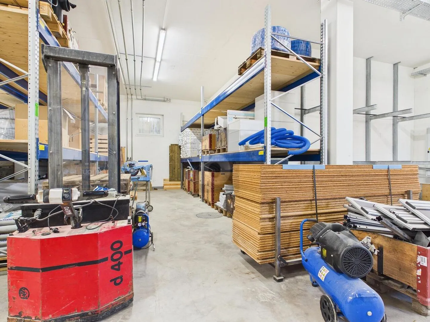 AREA SPAZIOSA IN UNA POSIZIONE CENTRALE - Foto 4 di 6