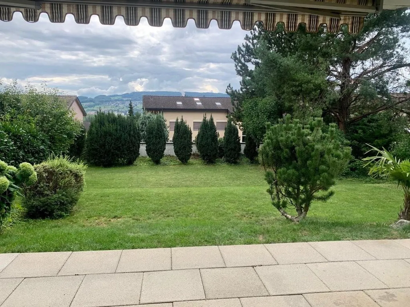 Détente sur la magnifique terrasse - Photo 1 sur 8