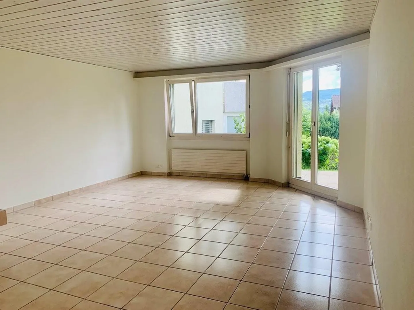 Détente sur la magnifique terrasse - Photo 2 sur 8