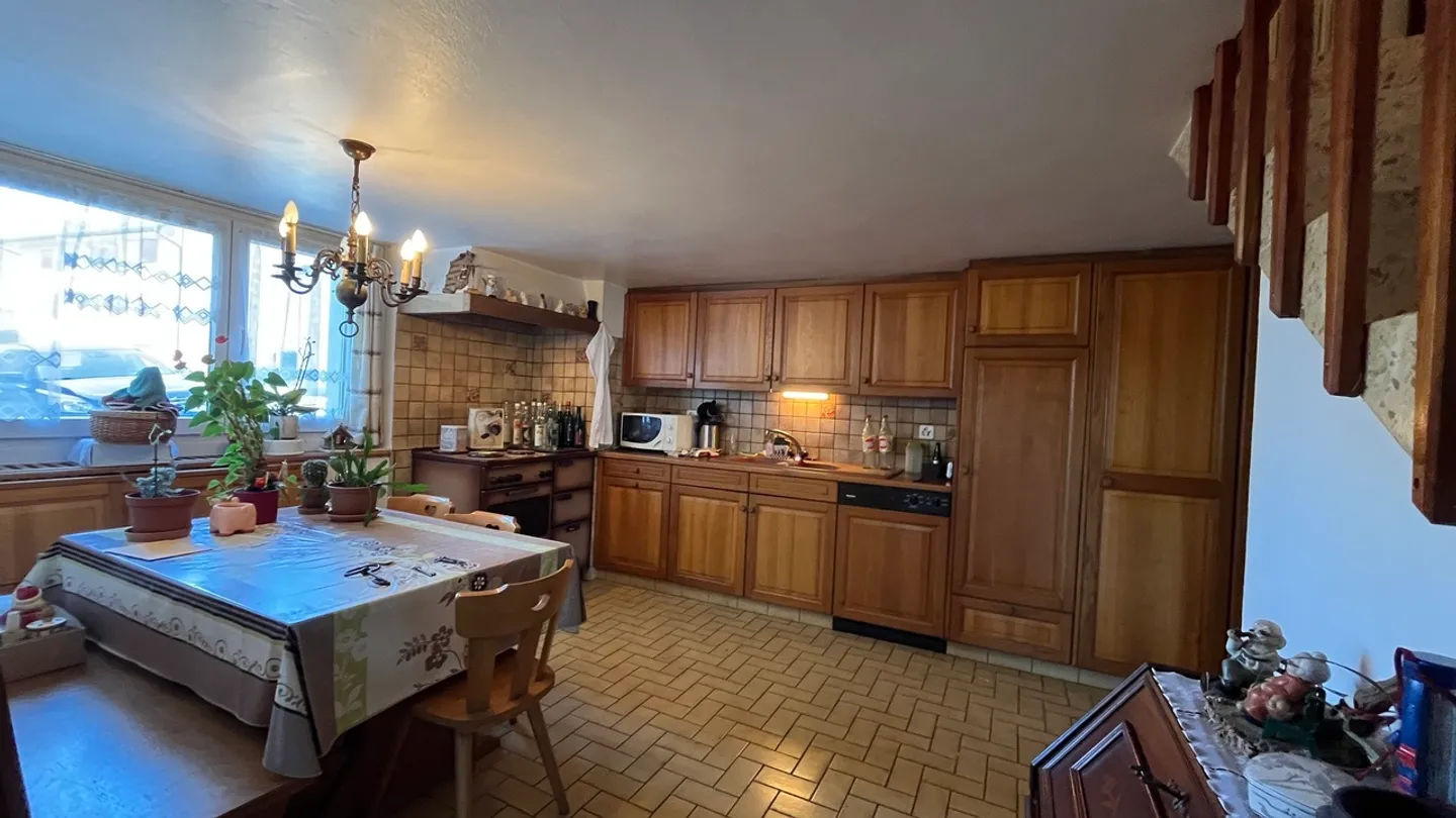 Charming Renovation Project Home - Photo 6 of 12