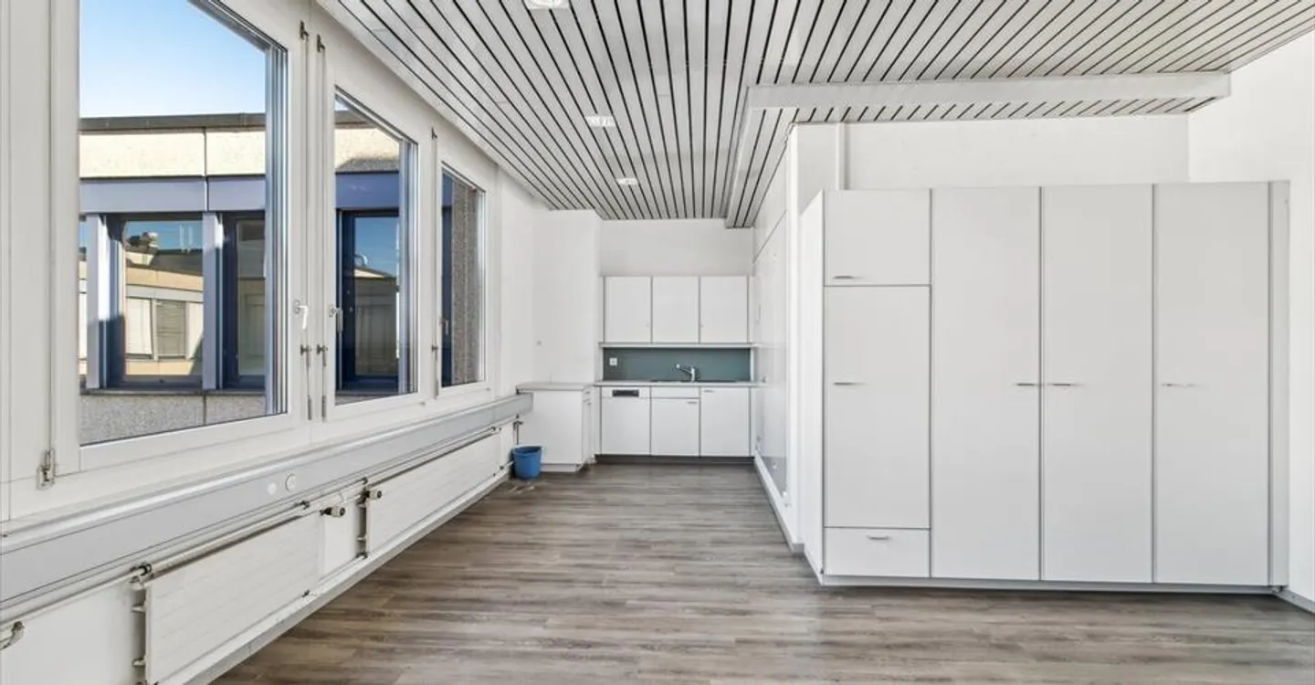 Top di Dietikon - Il tuo spazio ufficio con vista spettacolare! - Foto 3 di 10