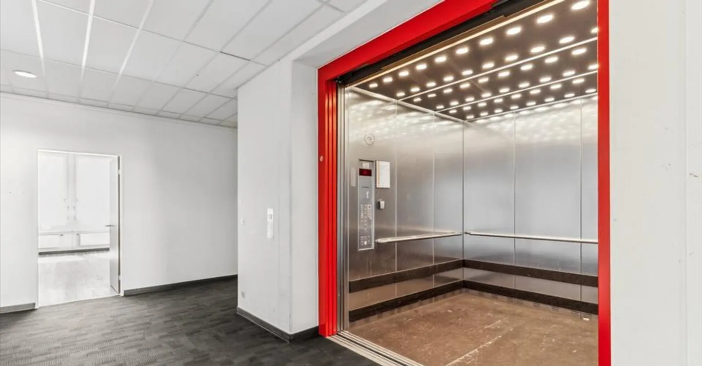 Top di Dietikon - Il tuo spazio ufficio con vista spettacolare! - Foto 8 di 10