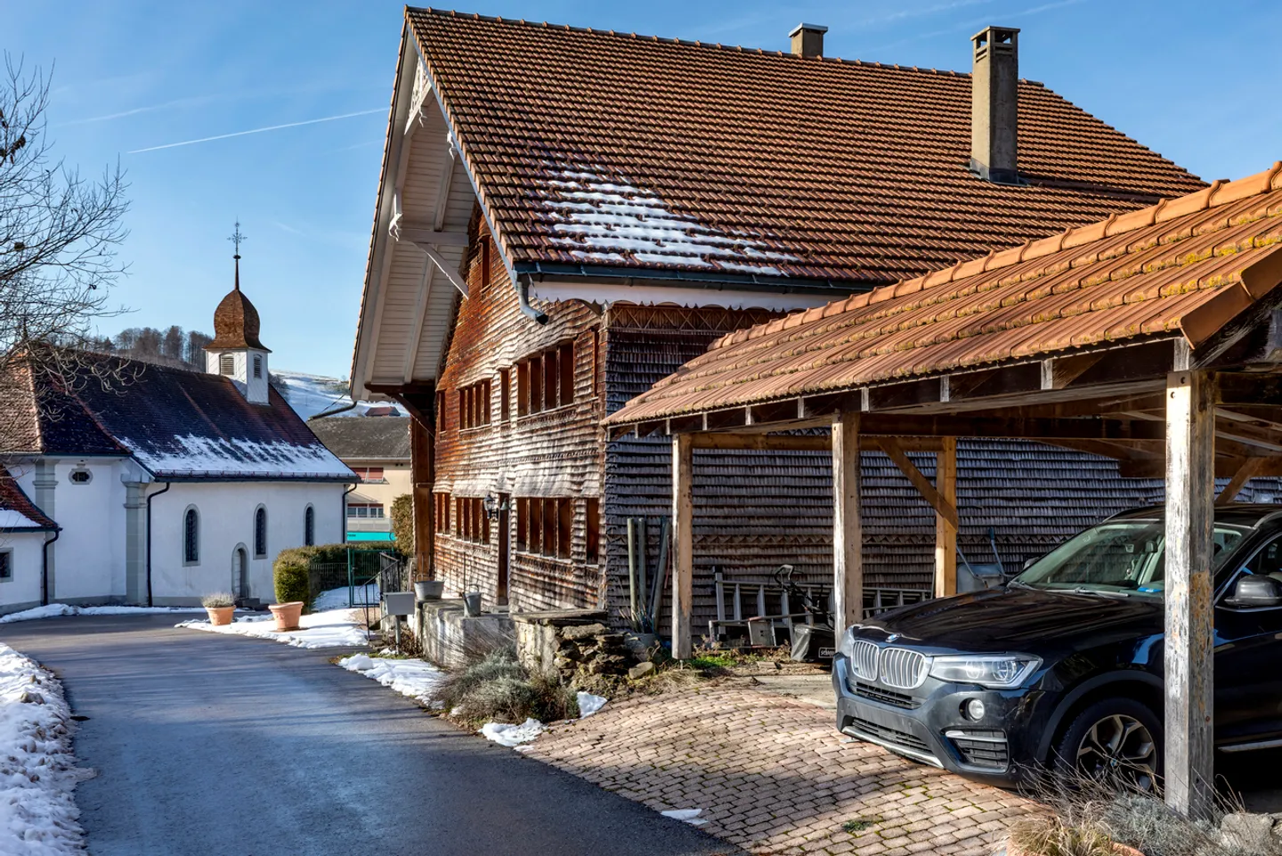 Renovated character farm in the heart of La Roche - Photo 3 of 13