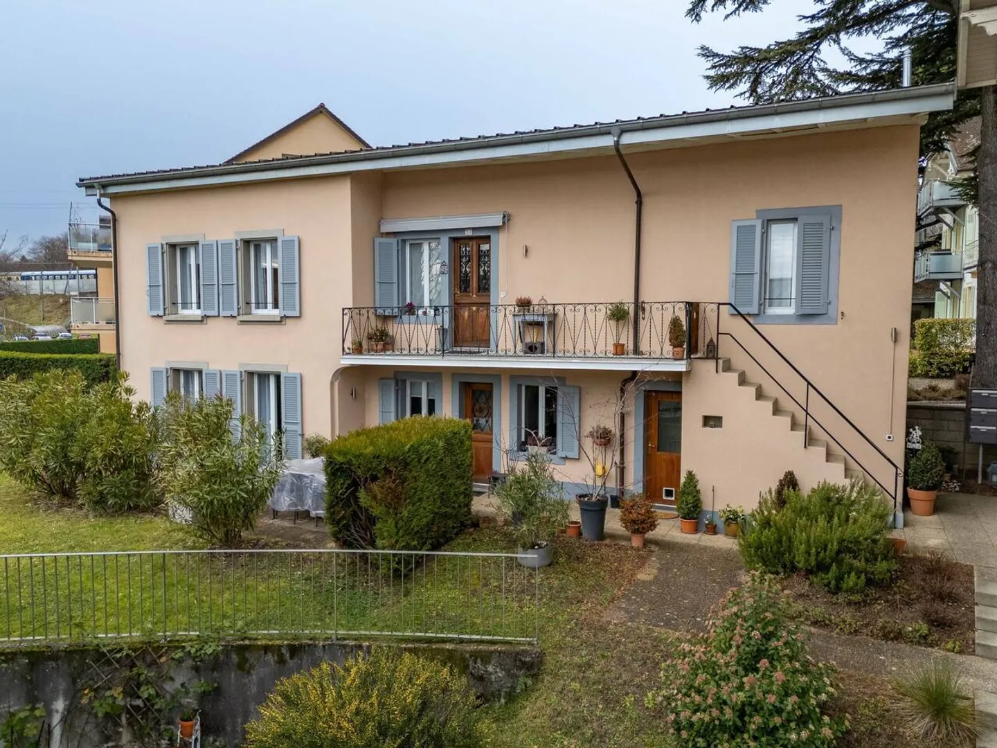 Casa con due appartamenti ricca di carattere - Foto 2 di 6