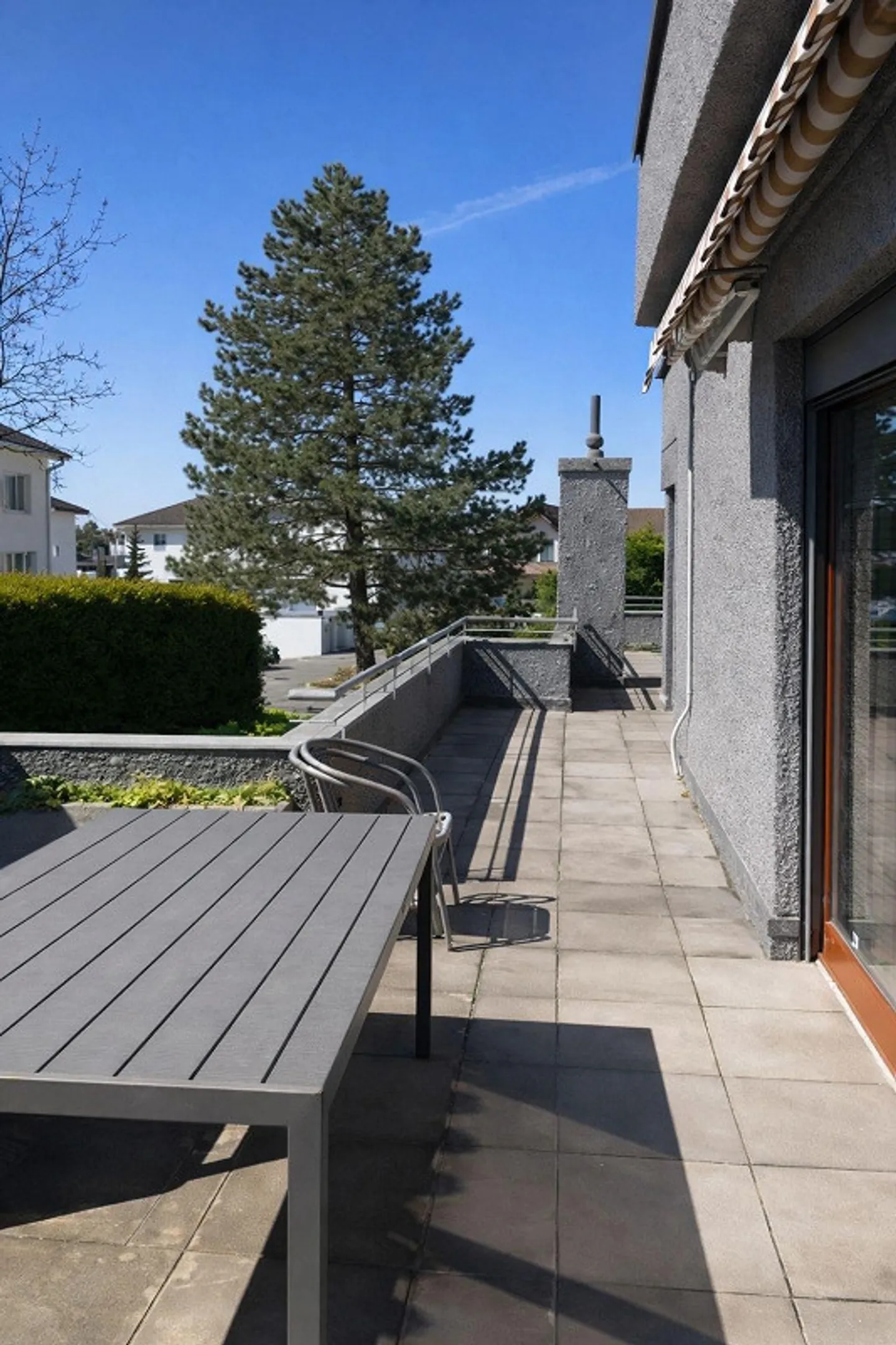 Moderne Dachwohnung mit grosszügiger Terrasse - Foto 3 von 6