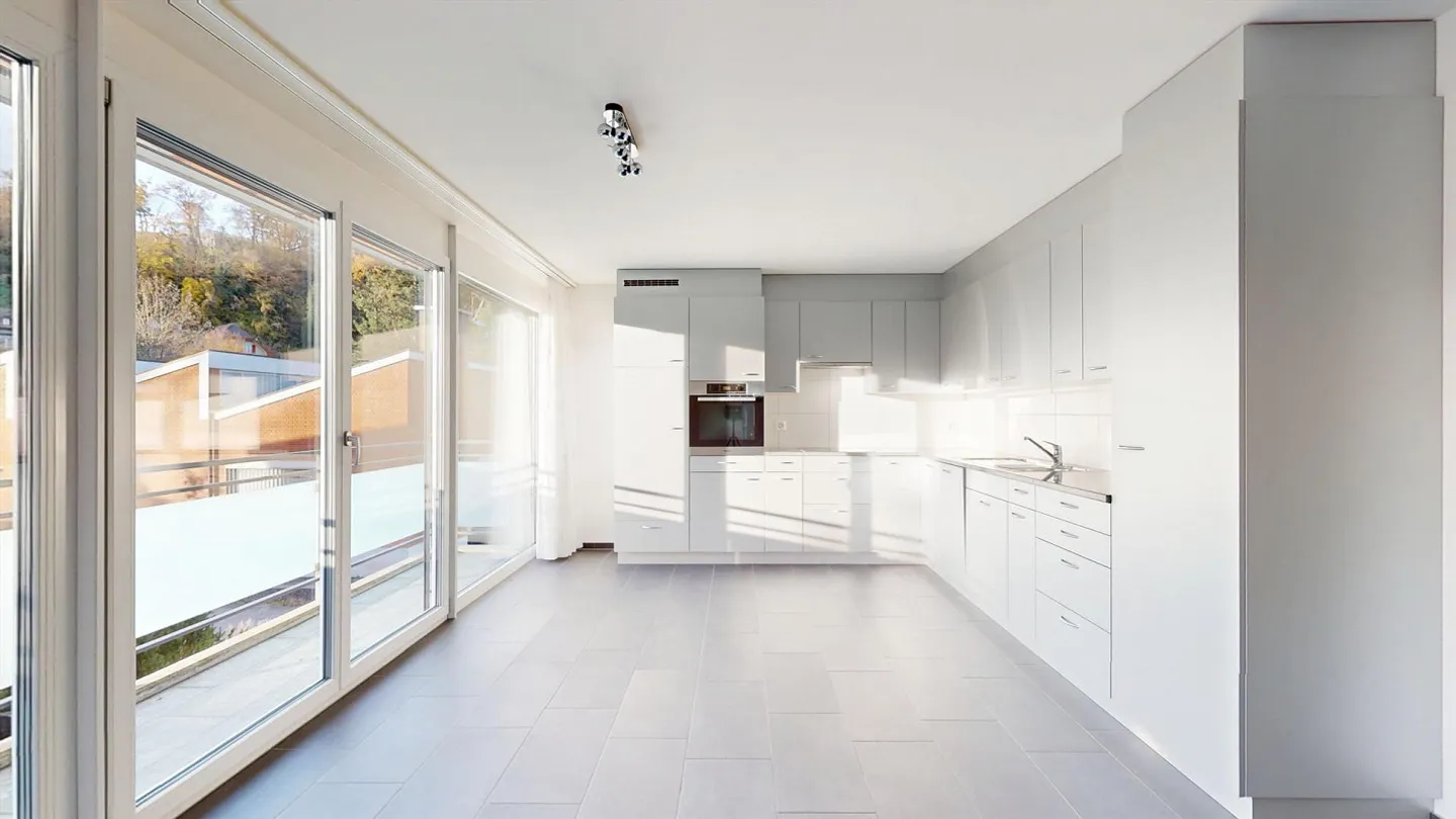 Appartement attrayant de 3,5 pièces avec balcon, ascenseur et garage souterrain dans un emplacement central à Laufen - Photo 11 sur 12