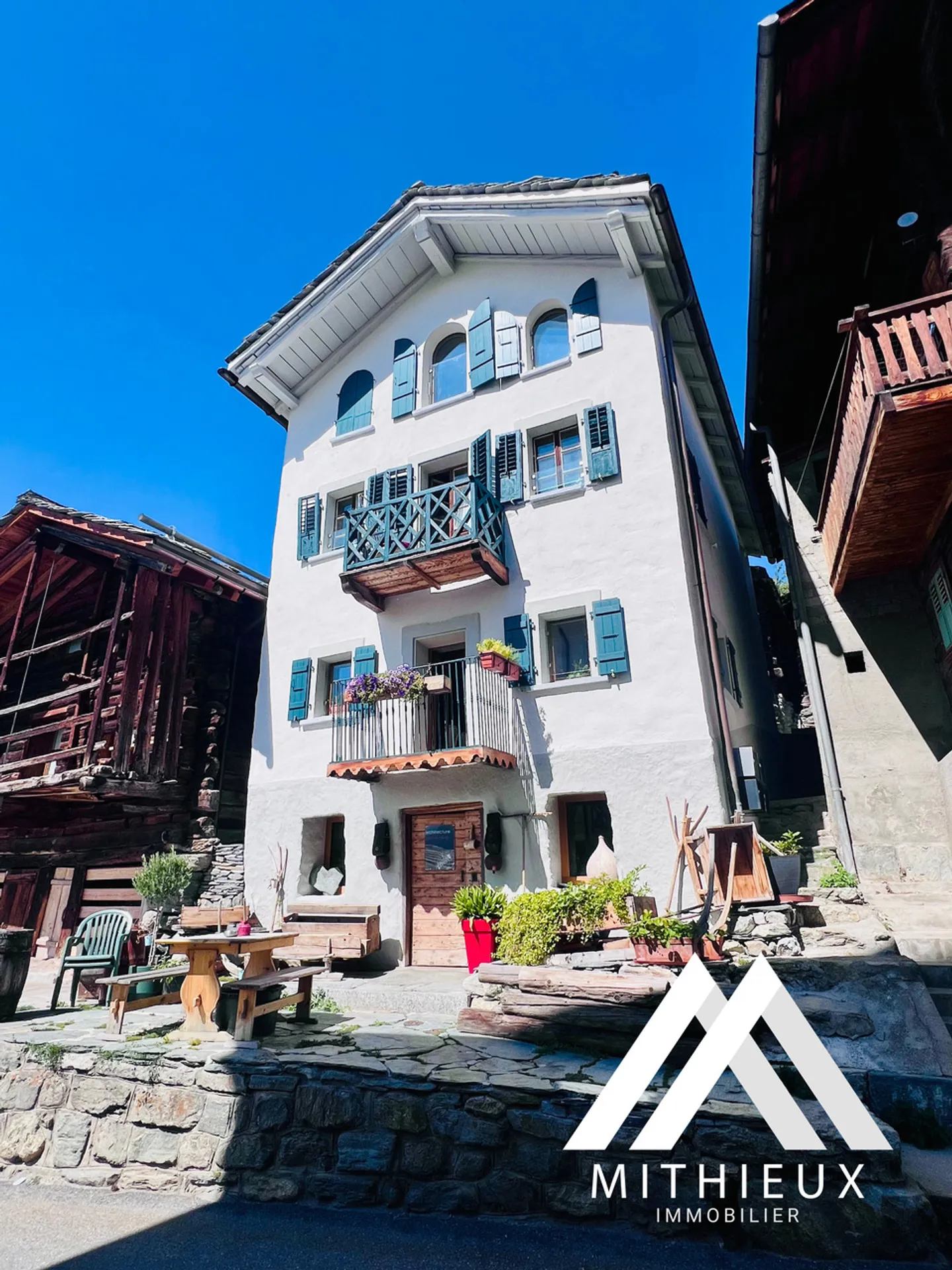 ATYPISCHES 3-STÖCKIGES GEBÄUDE, MASE (MONT-NOBLE) - Foto 1 von 15