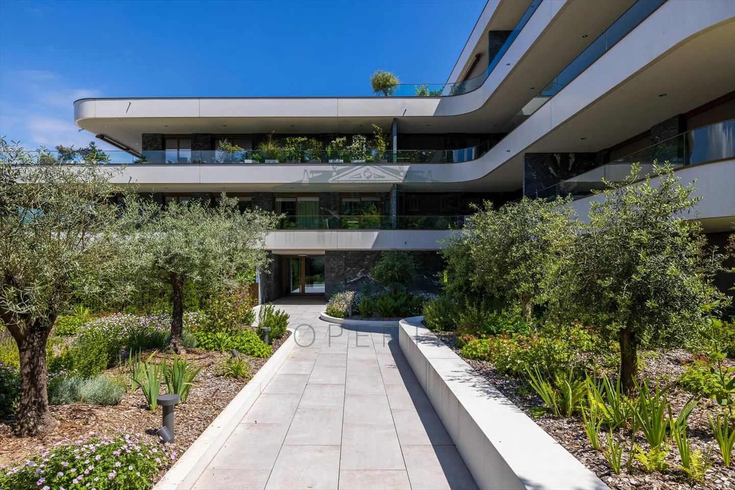 VESENAZ - MAGNIFICENT 5-ROOM APARTMENT - Photo 7 of 7