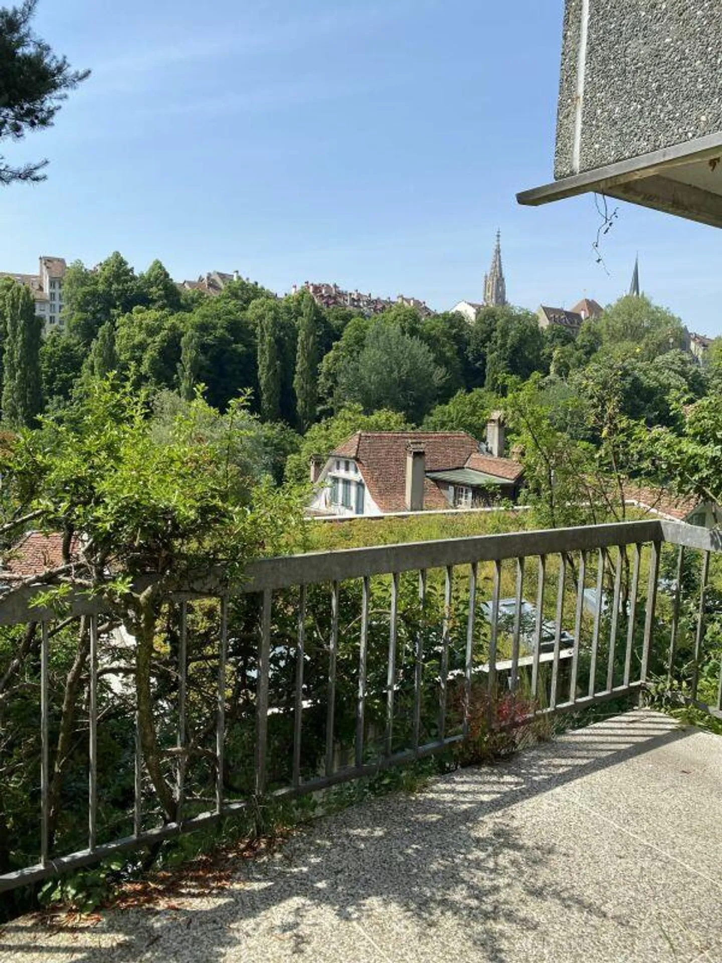 Beautiful living with a view of the Aare and the Bern old town - Photo 8 of 8
