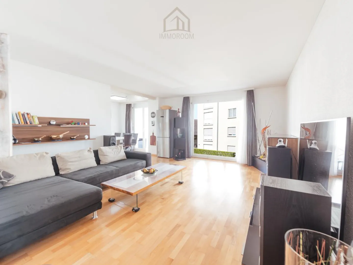 Modern 3.5-room apartment in a quiet and family-friendly location - Photo 2 of 9