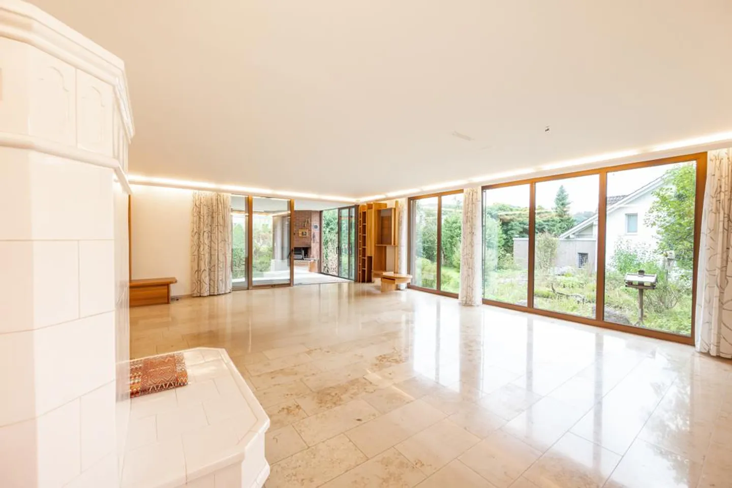 Geräumiges Einfamilienhaus mit Garten - Foto 4 von 7