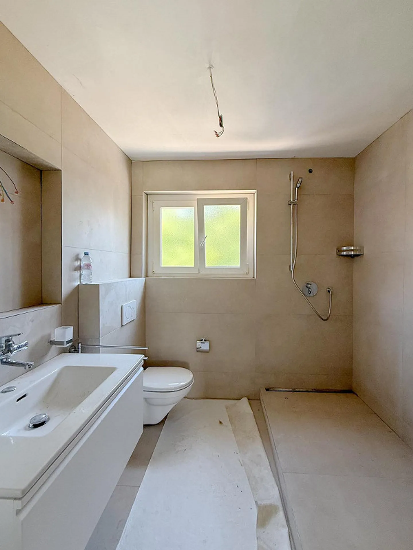 Appartamento 4 locali moderno e ristrutturato di alta qualità in una zona tranquilla - Foto 7 di 8