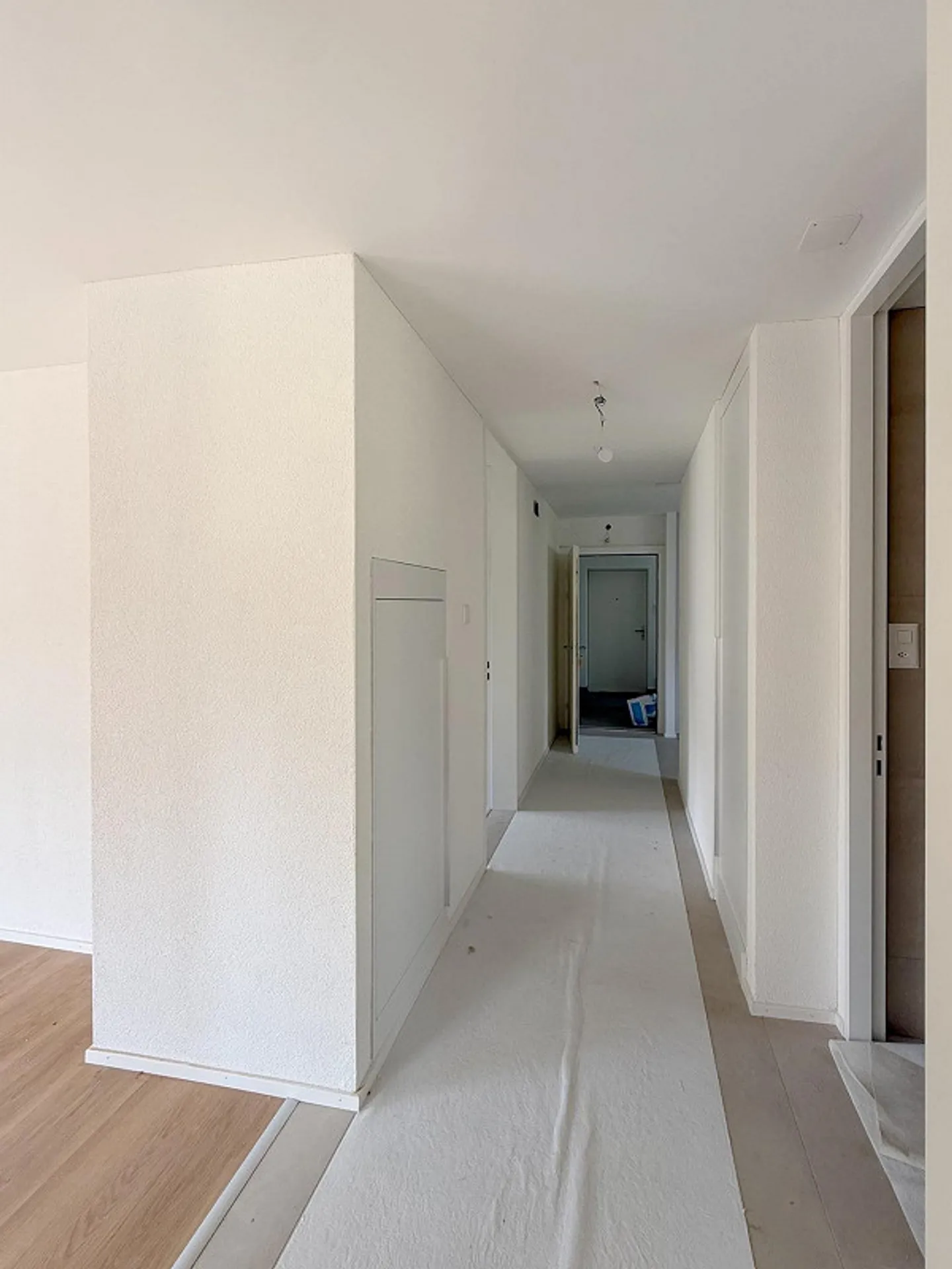 Appartamento 4 locali moderno e ristrutturato di alta qualità in una zona tranquilla - Foto 6 di 8