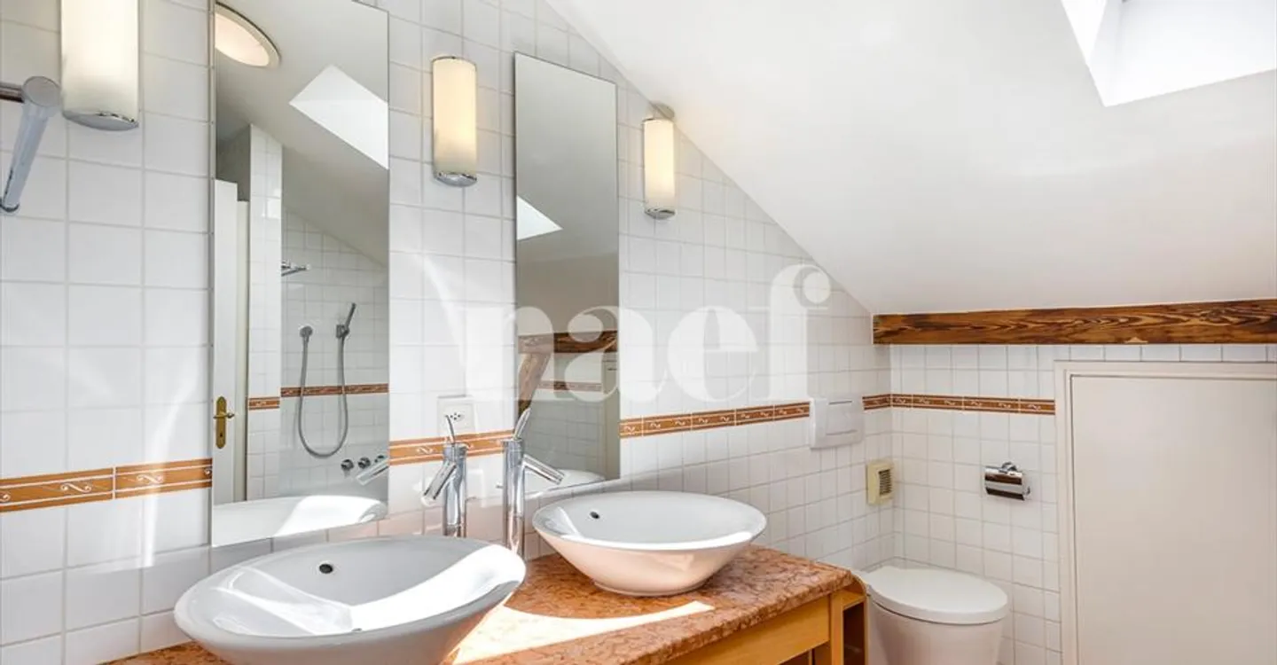 Charmantes Dorfhaus mit 3,5-Zimmer-Wohnung und Parkplatz zu verkaufen in Rivaz - Foto 11 von 13
