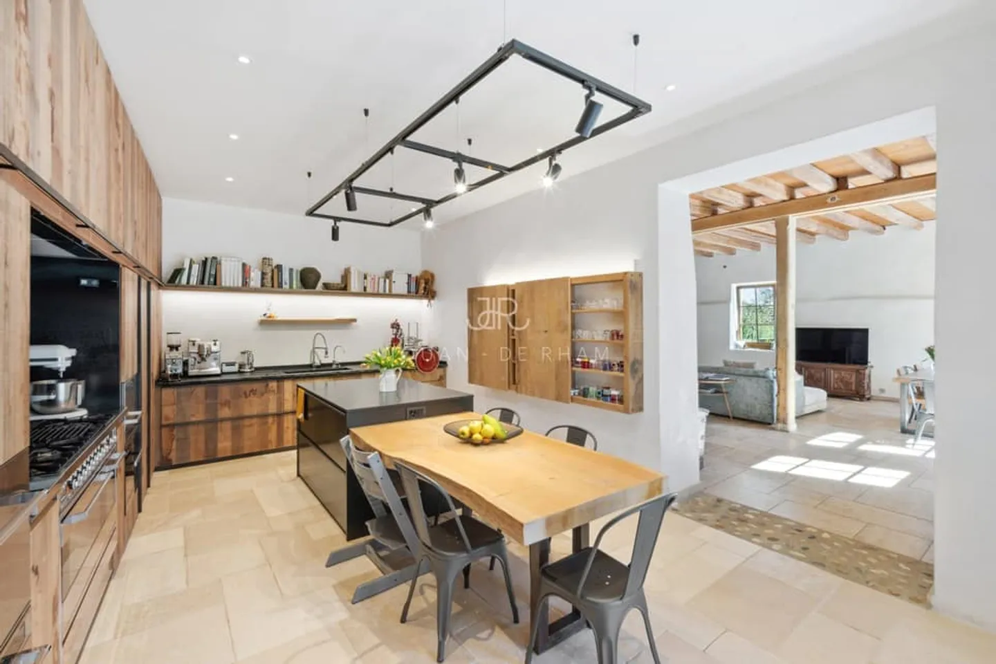 Magnificent renovated farmhouse - Photo 3 of 10