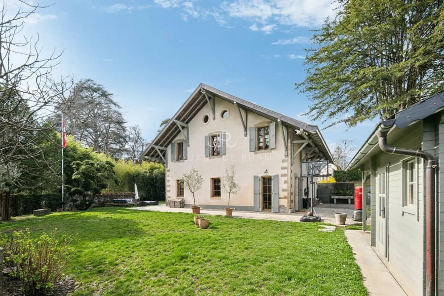 Magnificent renovated farmhouse - Photo 10 of 10