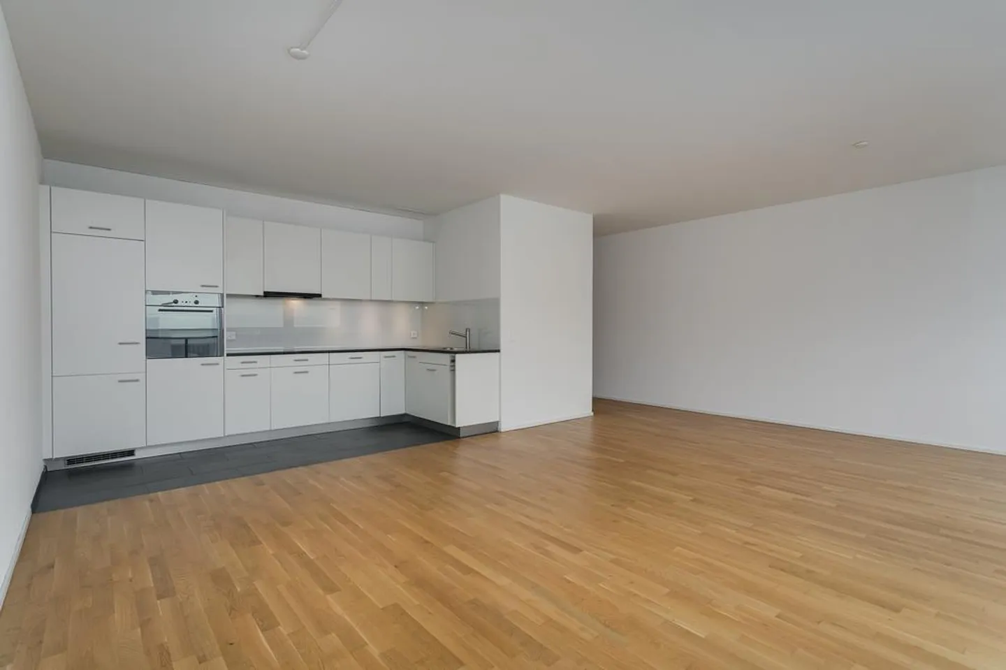Modern 4.5-room apartment in the center of Zug - Photo 3 of 12