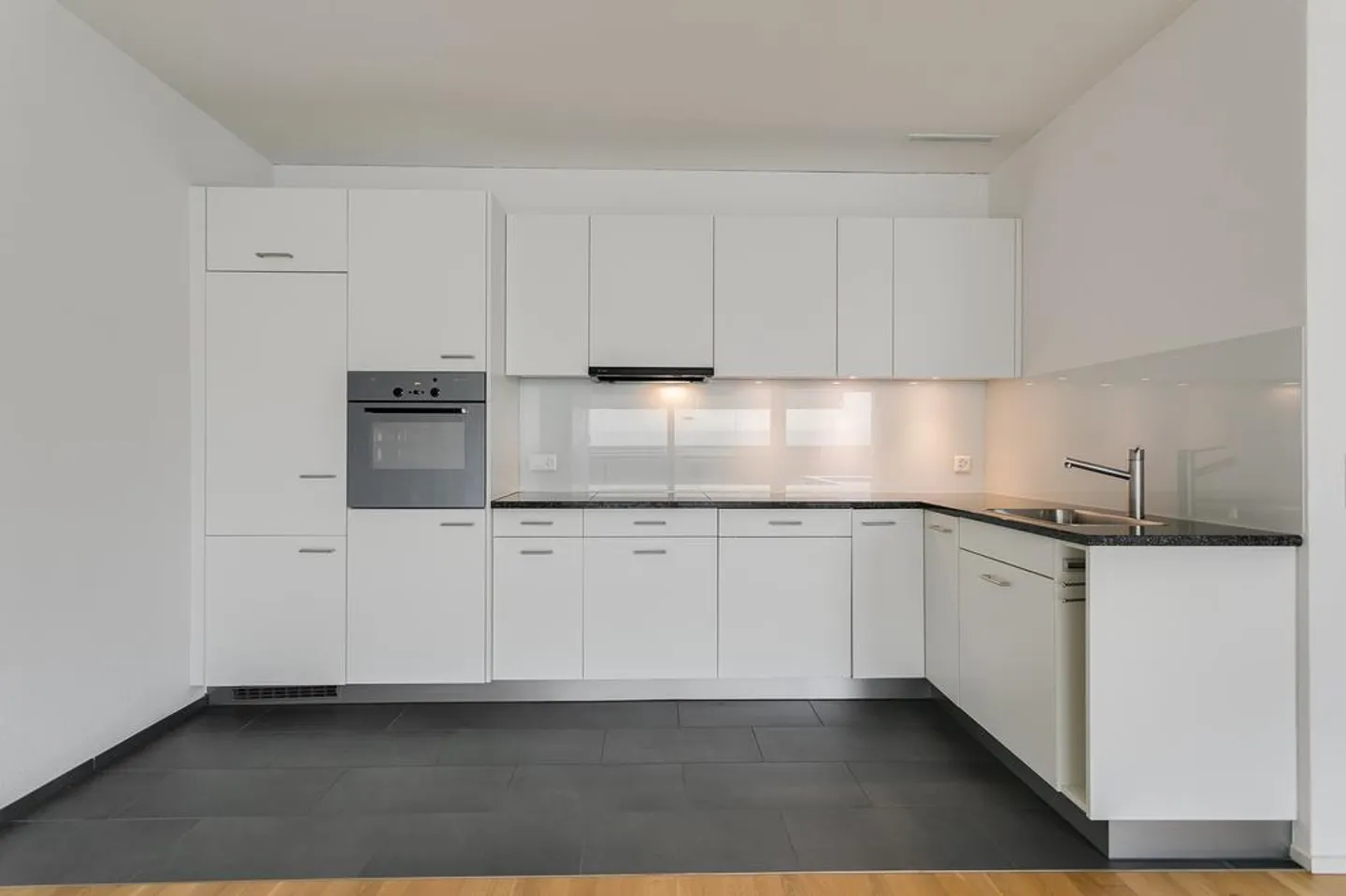 Modern 4.5-room apartment in the center of Zug - Photo 4 of 12