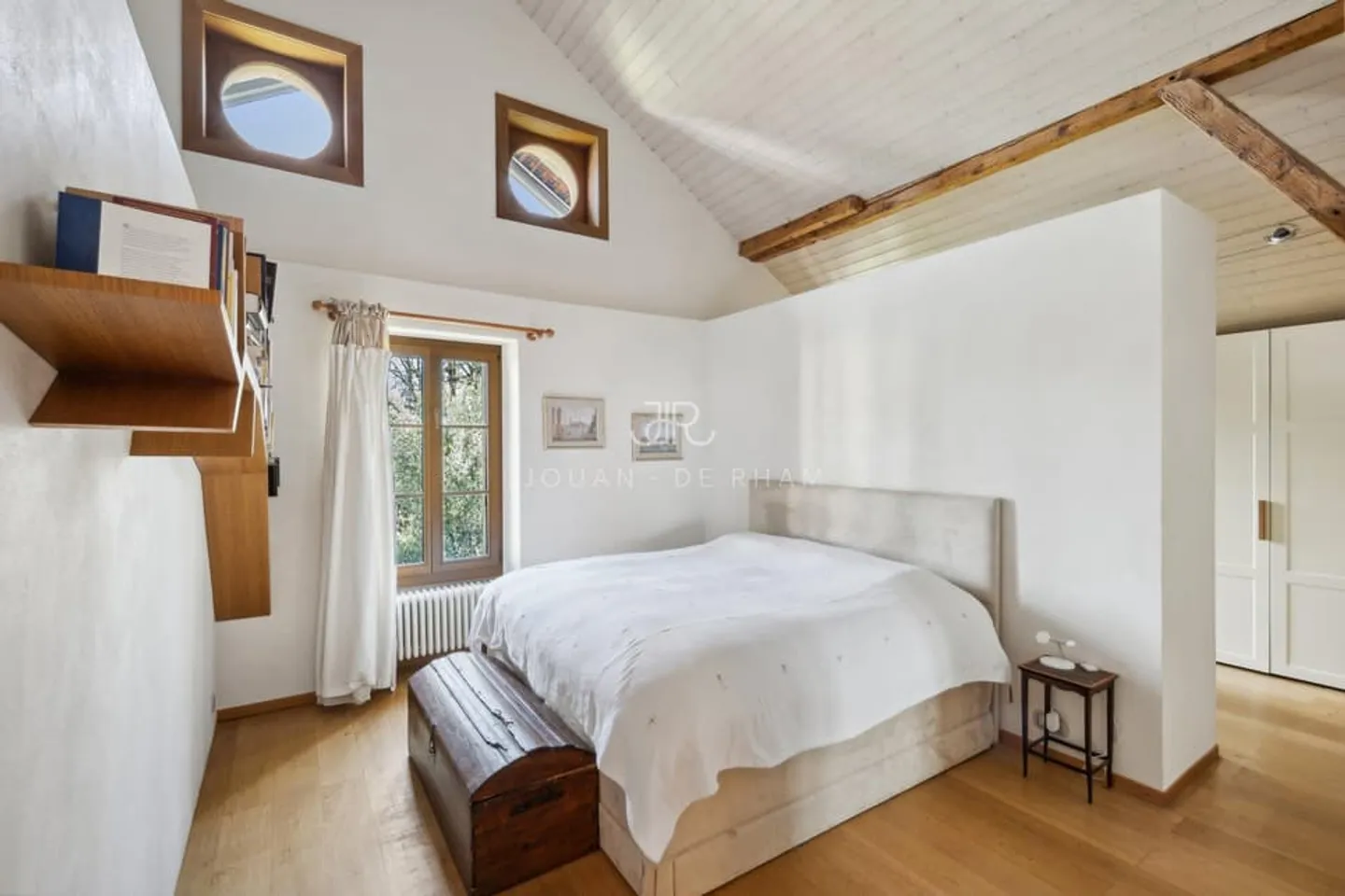 Magnificent renovated farmhouse - Photo 6 of 10