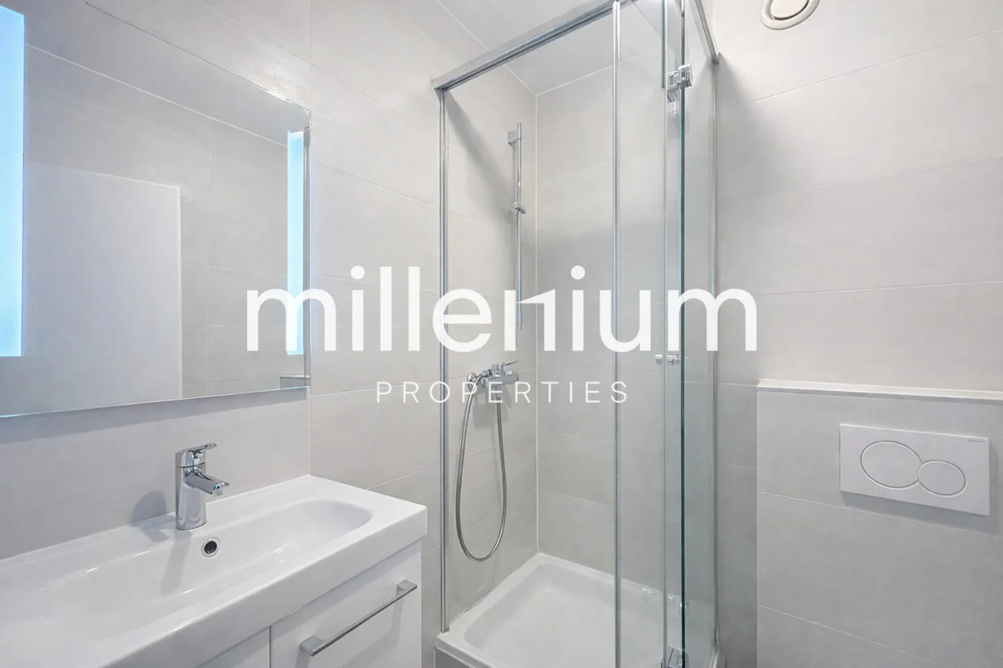 Large bright apartment in the United Nations district - Photo 7 of 8