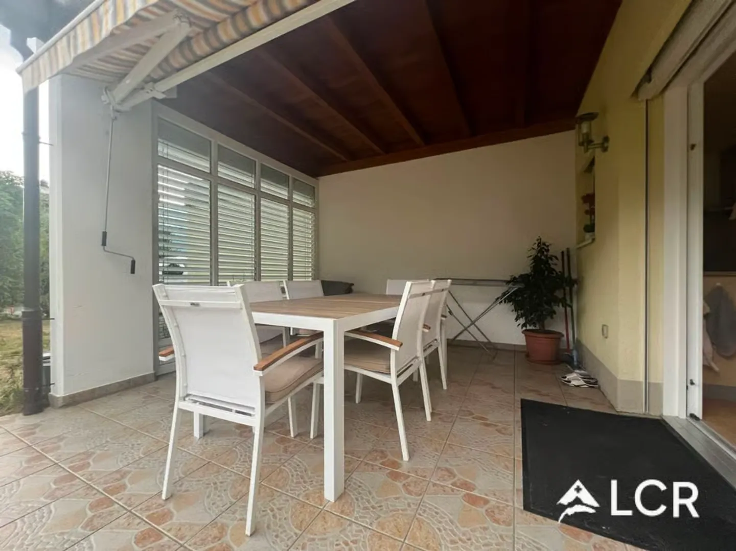 Schönes Einfamilienhaus mit 5,5 Zimmern in Aproz / 4 Schlafzimmer / 1 Büro / großer privater Garten - Foto 11 von 13