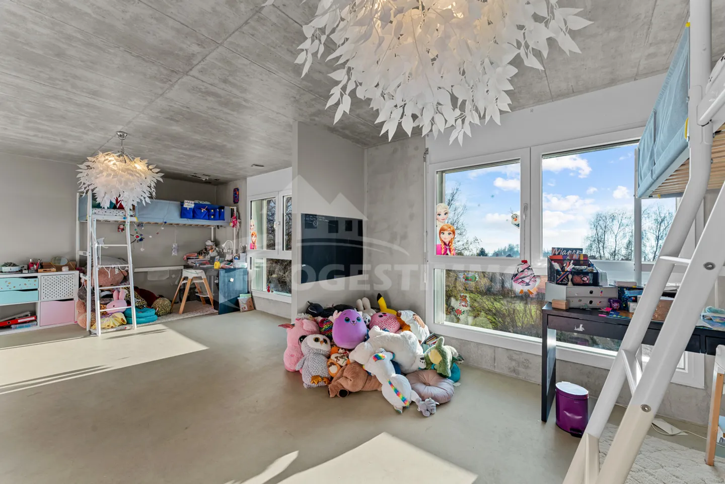 HELLUND MODERN - UNMATCHED VIEW - Photo 14 of 17