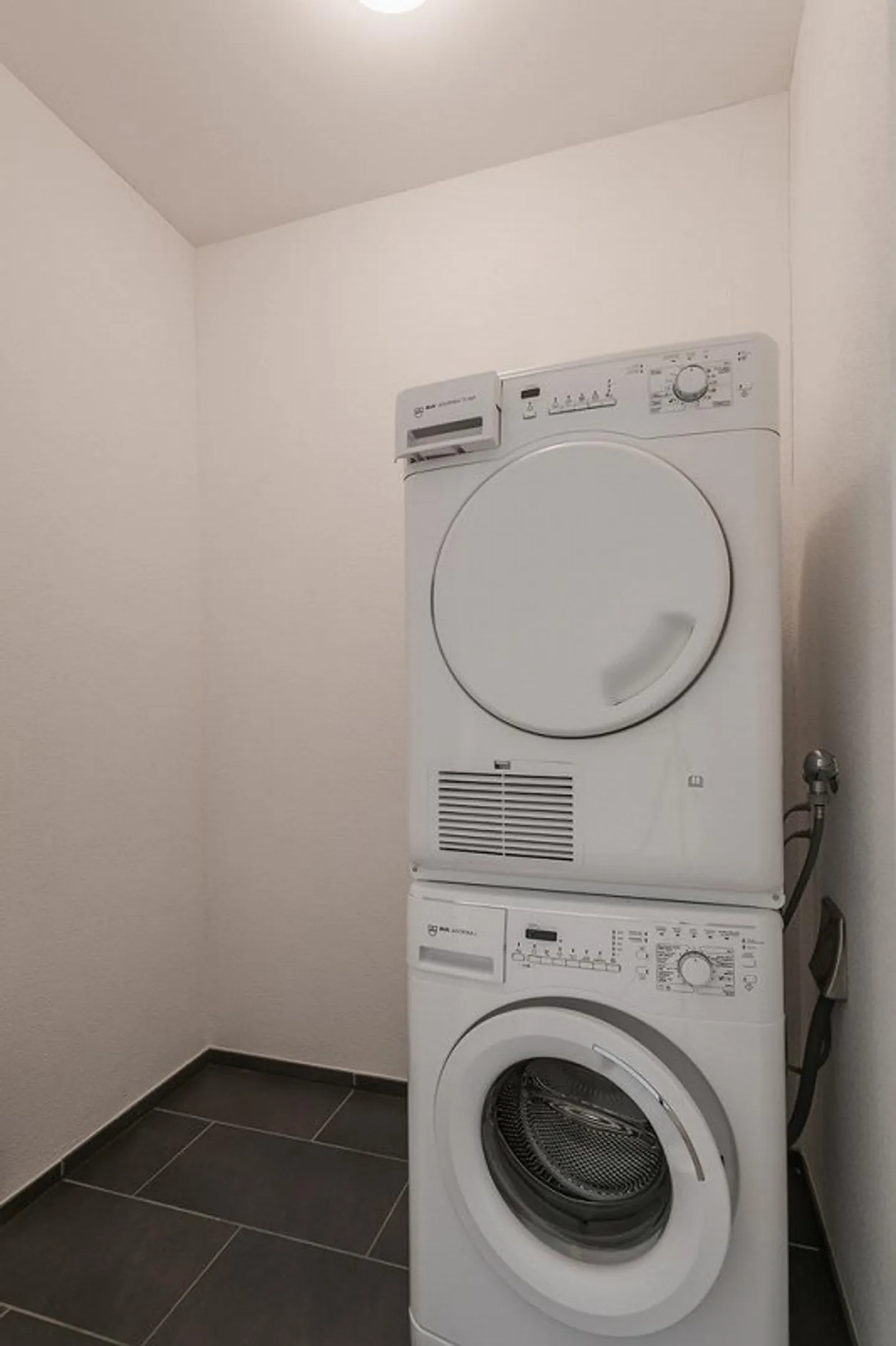 Modern 4.5-room apartment in the center of Zug - Photo 10 of 12