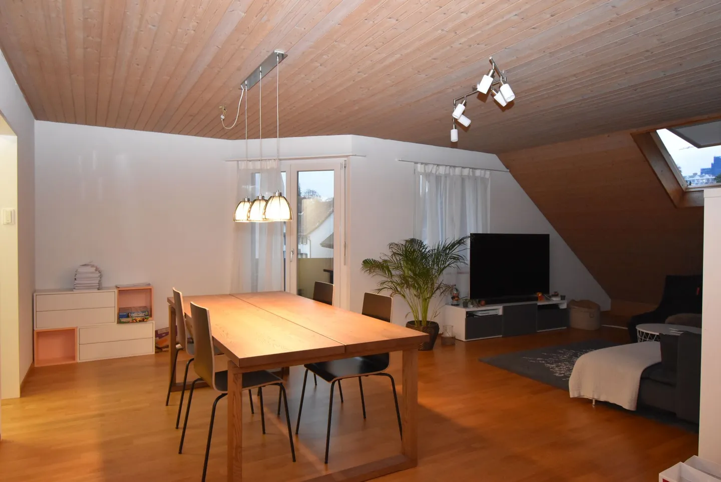 Modern 2.5-room attic apartment - Photo 5 of 10