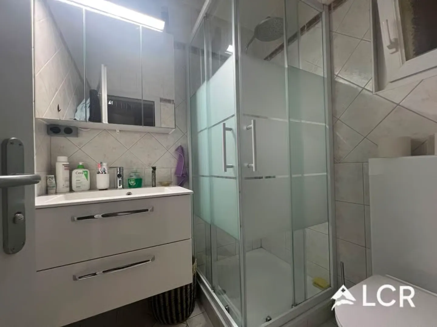 Schönes Einfamilienhaus mit 5,5 Zimmern in Aproz / 4 Schlafzimmer / 1 Büro / großer privater Garten - Foto 10 von 13