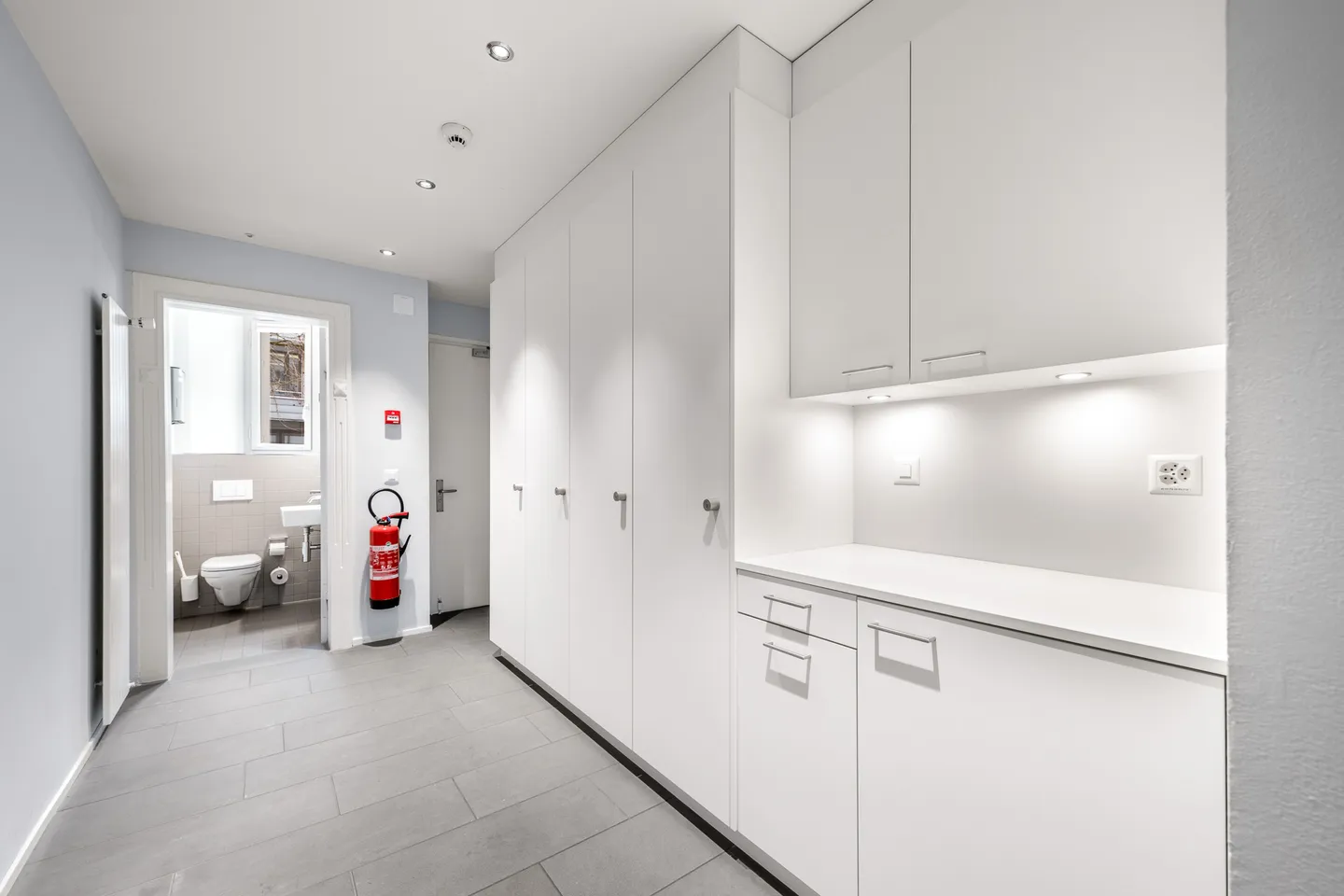 Commercial Space in Lucerne - Photo 9 of 12