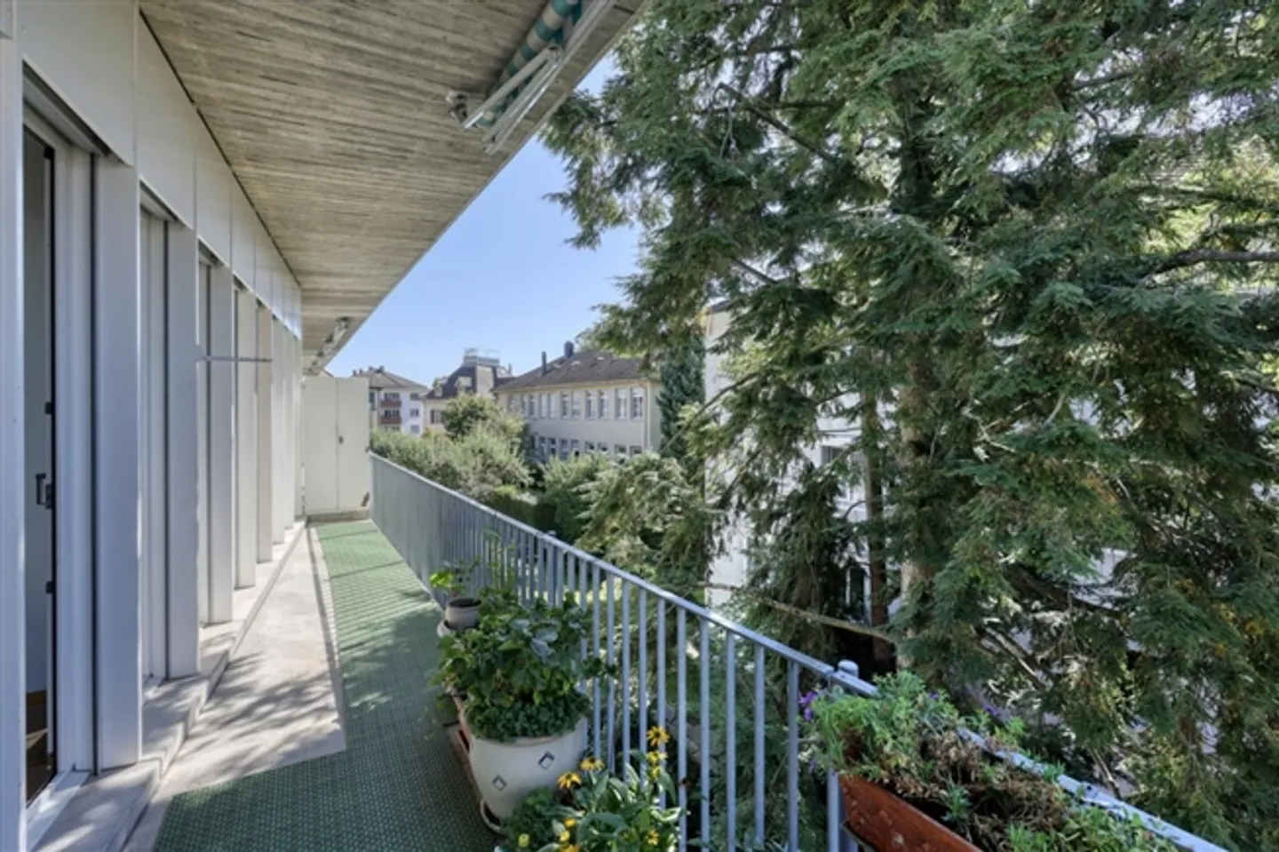 Central, beautiful 3.5-room penthouse apartment with architect flair - Photo 2 of 11