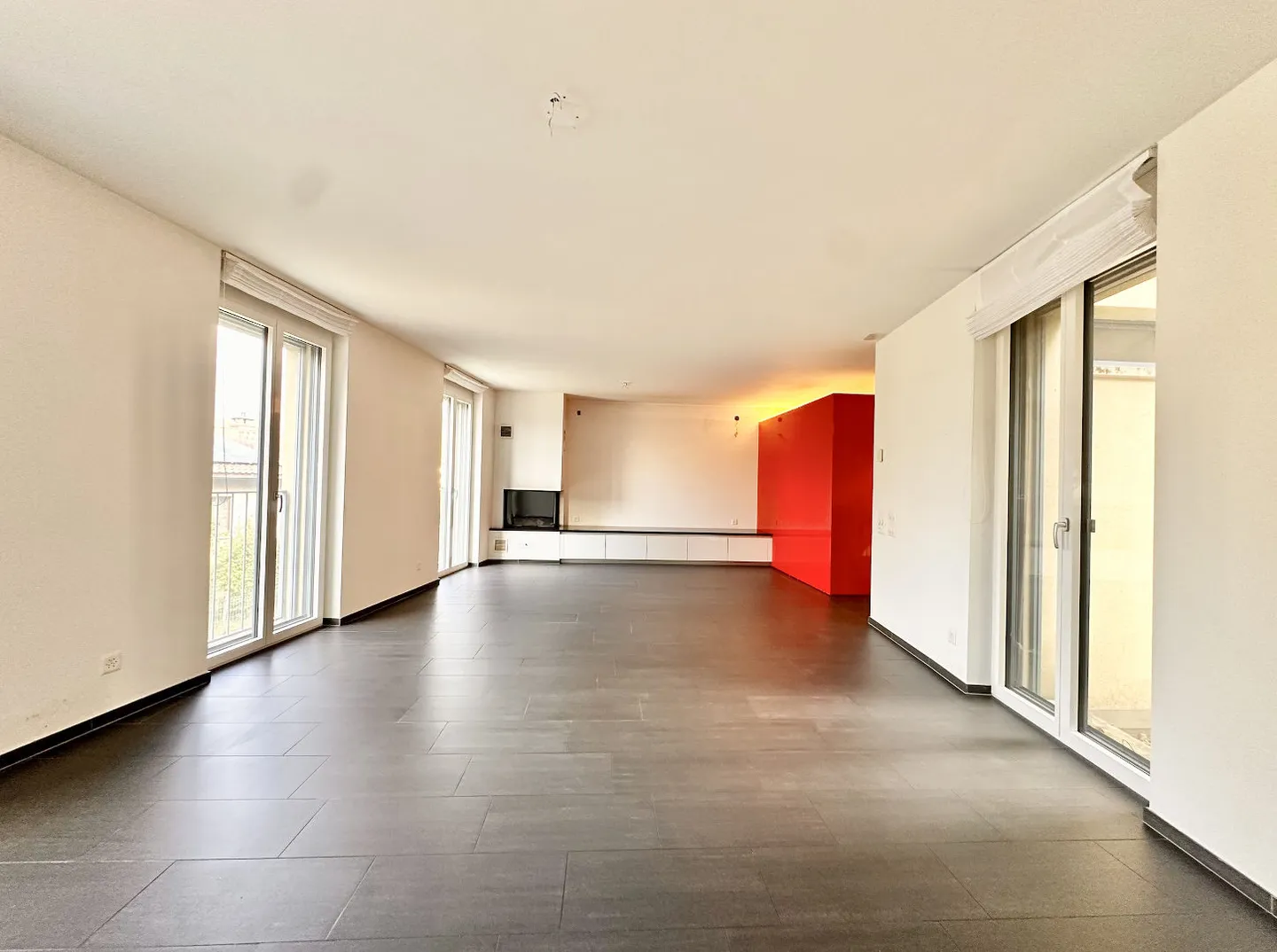 Freistehende Villa mit Energieeffizienz und Privatem Garten - Ruhige Wohnlage nahe Lugano | Villa Indipendente con Efficienza Energetica e Giardino Privato - Zona Residenziale Tranquilla vicino a Lugano - Foto 2 von 13