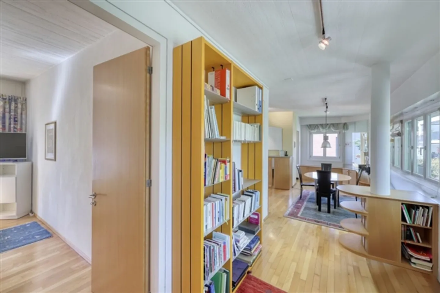 Central, beautiful 3.5-room penthouse apartment with architect flair - Photo 7 of 11