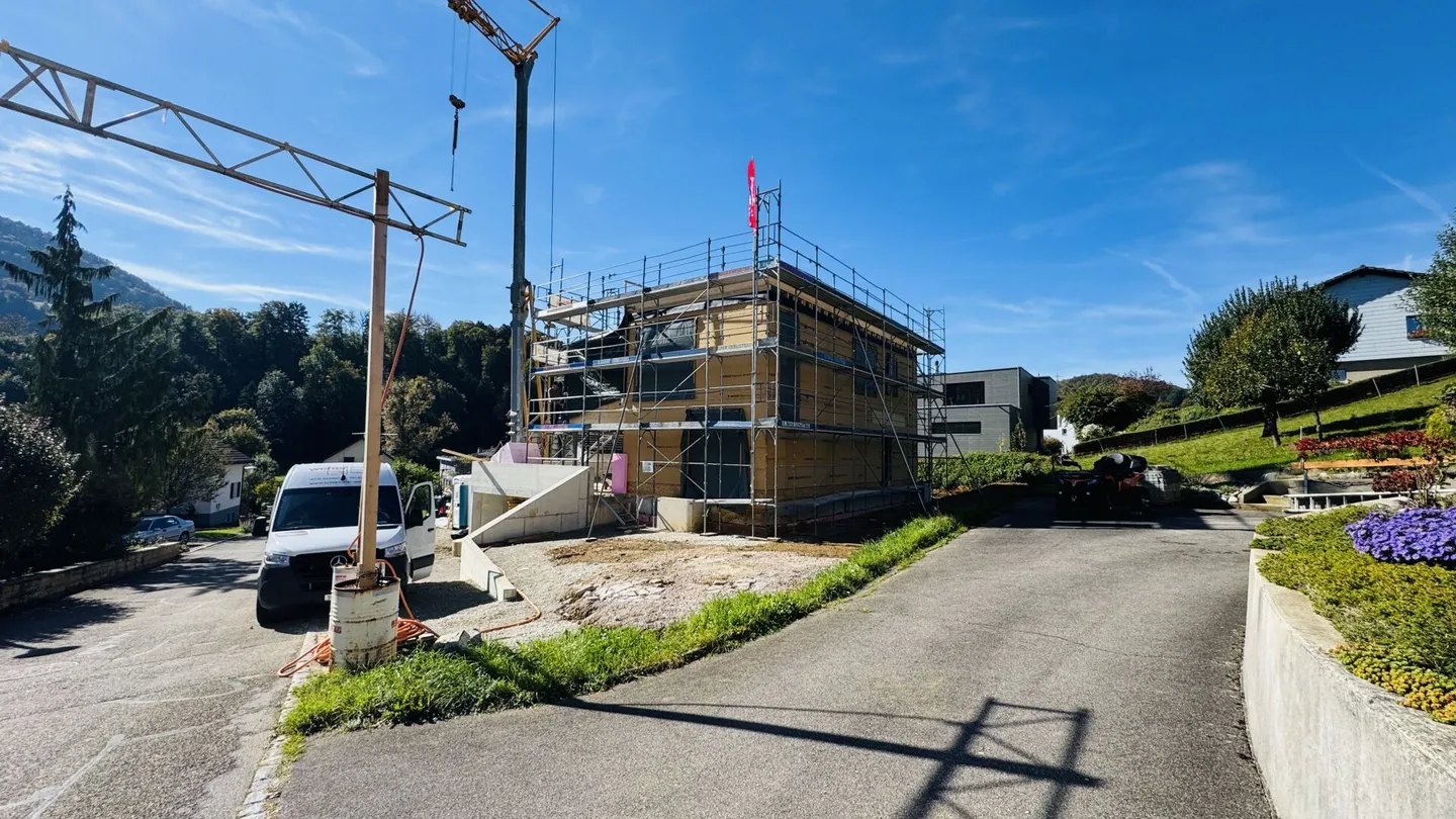 High-Quality 4.5-Room Single-Family Home - Garden with a View, Carport + Parking Space, 3 Bathrooms - Photo 1 of 5