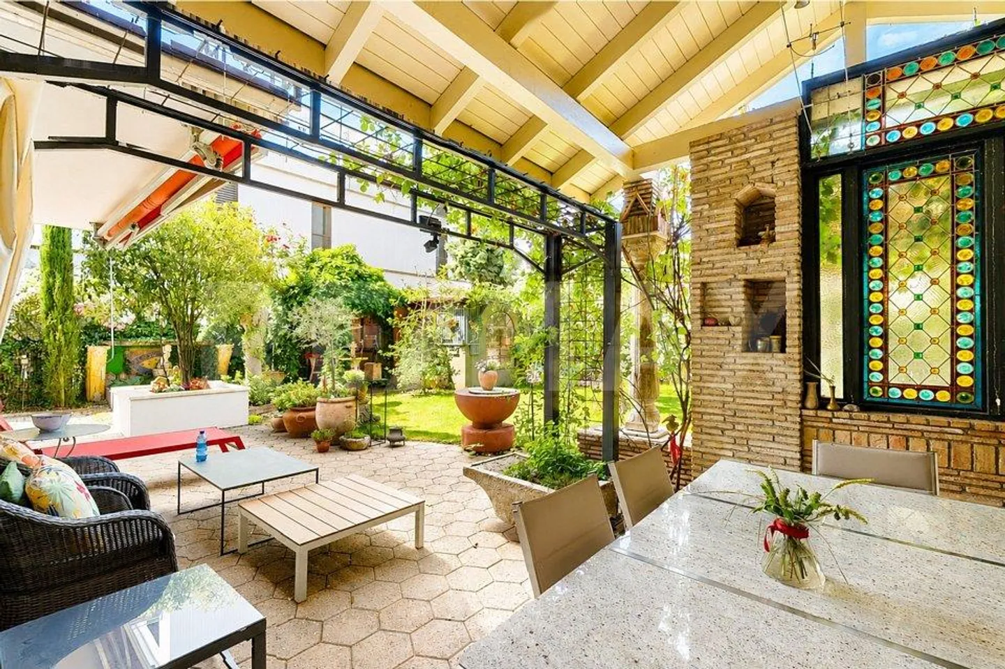 A Home Like Out of a Picture Book – Artistic Residential Idyl with Ve... - Photo 2 of 13