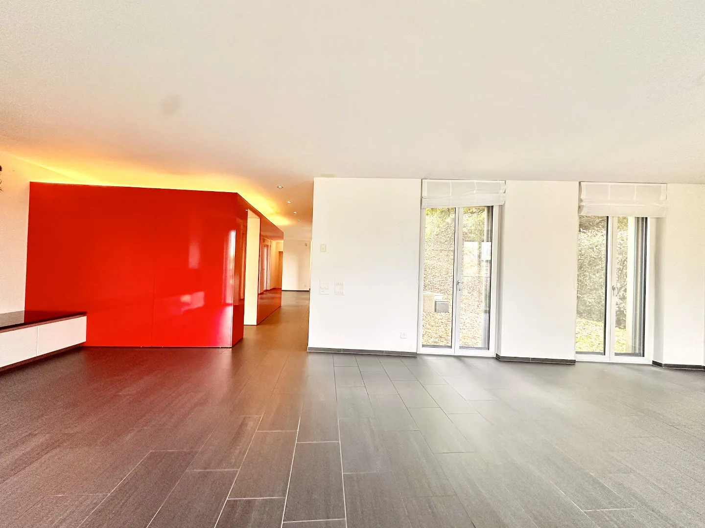 Freistehende Villa mit Energieeffizienz und Privatem Garten - Ruhige Wohnlage nahe Lugano | Villa Indipendente con Efficienza Energetica e Giardino Privato - Zona Residenziale Tranquilla vicino a Lugano - Foto 4 von 13