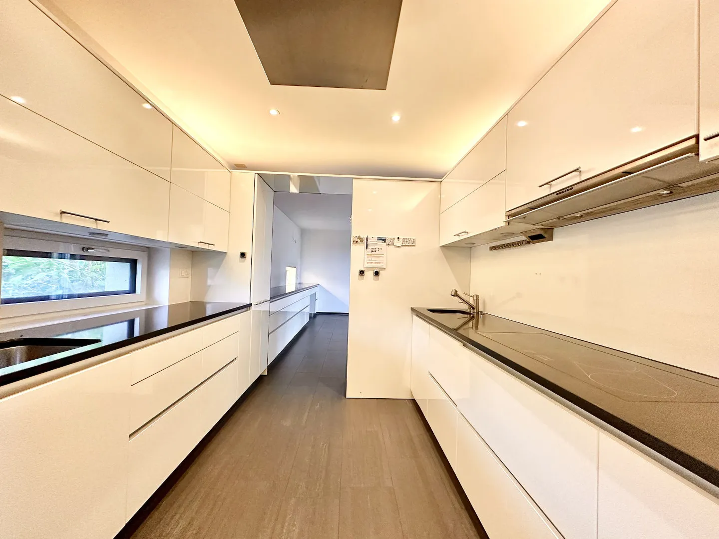 Freistehende Villa mit Energieeffizienz und Privatem Garten - Ruhige Wohnlage nahe Lugano | Villa Indipendente con Efficienza Energetica e Giardino Privato - Zona Residenziale Tranquilla vicino a Lugano - Foto 7 von 13