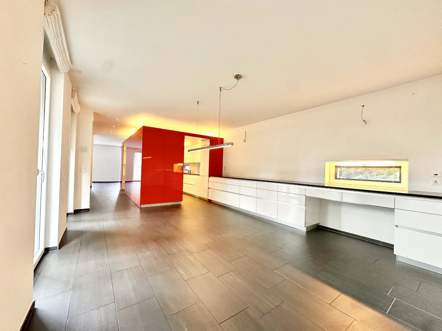 Freistehende Villa mit Energieeffizienz und Privatem Garten - Ruhige Wohnlage nahe Lugano | Villa Indipendente con Efficienza Energetica e Giardino Privato - Zona Residenziale Tranquilla vicino a Lugano - Foto 10 von 13